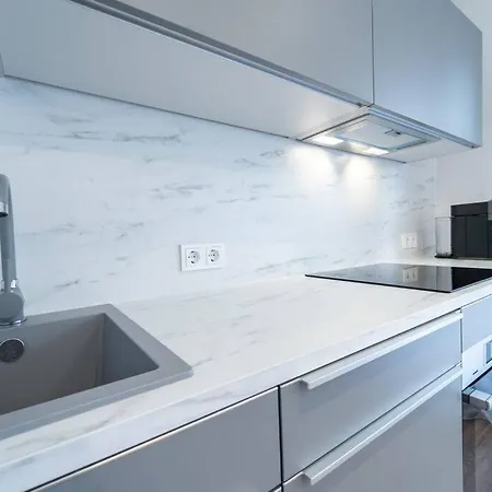Apartamento Mit Balkon Und Privatparkplatz