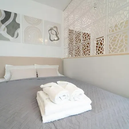 Appartement Mit Balkon Und Privatparkplatz Augsbourg