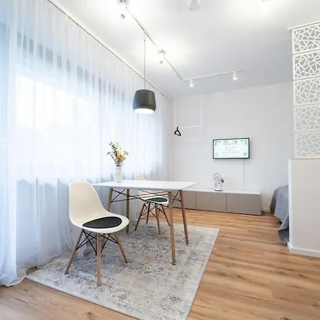 Mit Balkon Und Privatparkplatz * Augsbourg
