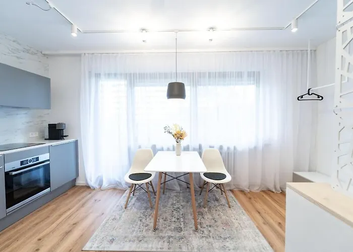 Mit Balkon Und Privatparkplatz Apartamento